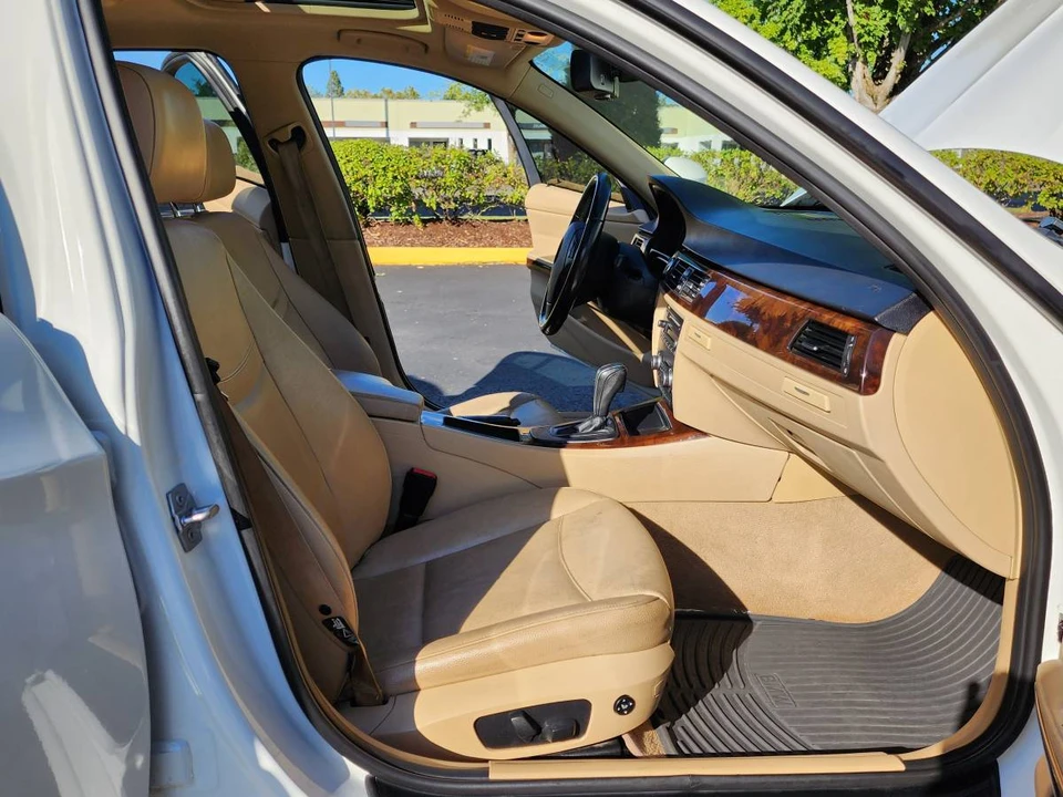 2011 BMW E90 3 Series Sedan - Image 8 of 24