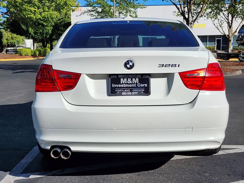 2011 BMW E90 3 Series Sedan - Image 4 of 24