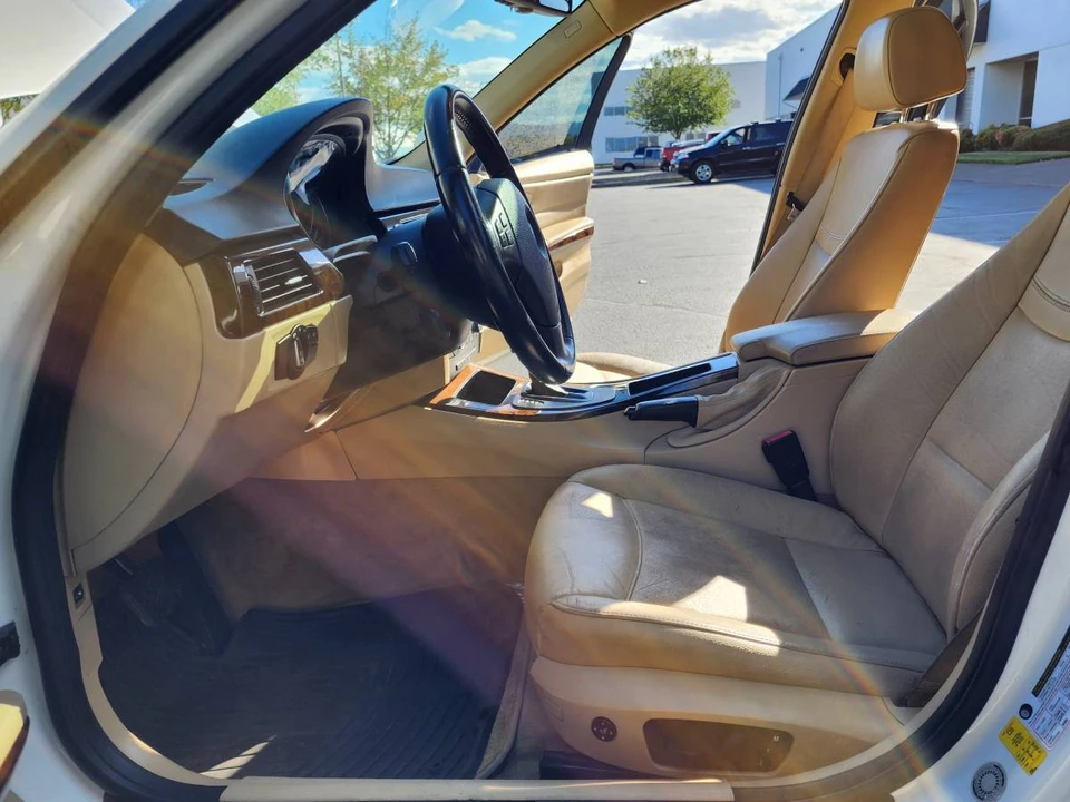 2011 BMW E90 3 Series Sedan - Image 7 of 24