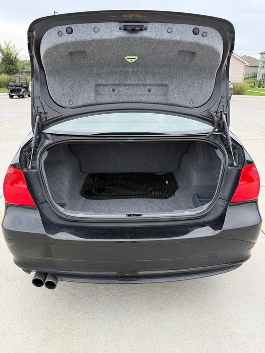 2011 BMW E90 3 Series Sedan - Image 11 of 13