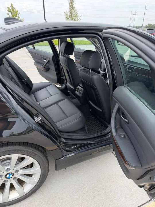 2011 BMW E90 3 Series Sedan - Image 10 of 13