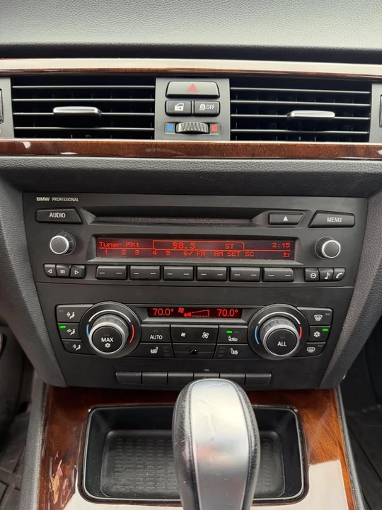 2011 BMW E90 3 Series Sedan - Image 13 of 13