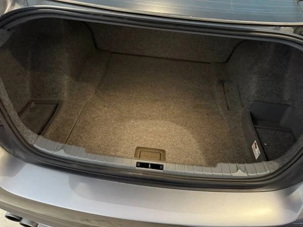 2011 BMW E90 3 Series Sedan - Image 15 of 19