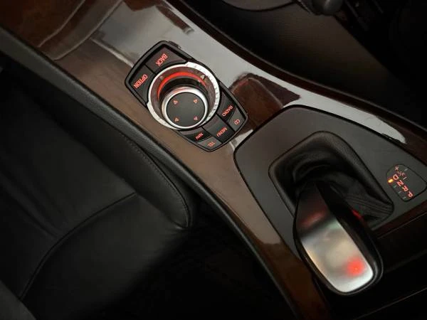 2011 BMW E90 3 Series Sedan - Image 18 of 19