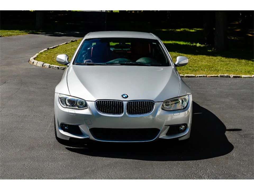 2011 BMW E90 3 Series Sedan - Image 17 of 31