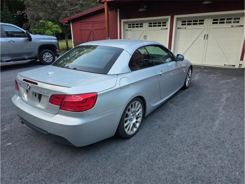 2011 BMW E90 3 Series Sedan - Image 25 of 31