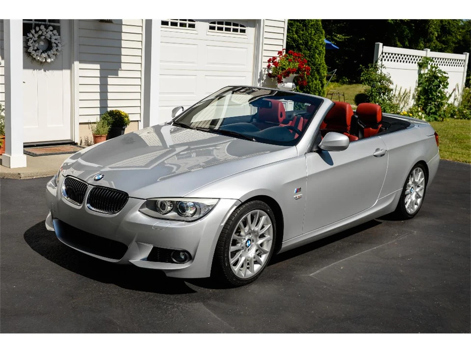 2011 BMW E90 3 Series Sedan - Image 7 of 31