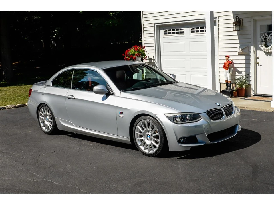 2011 BMW E90 3 Series Sedan - Image 16 of 31