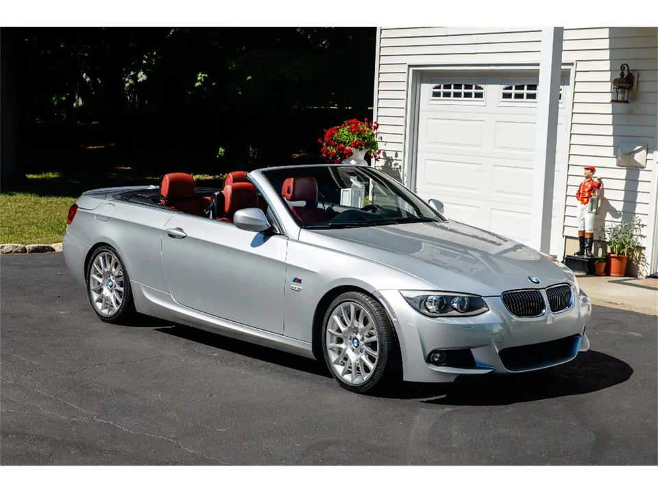 2011 BMW E90 3 Series Sedan - Image 10 of 31
