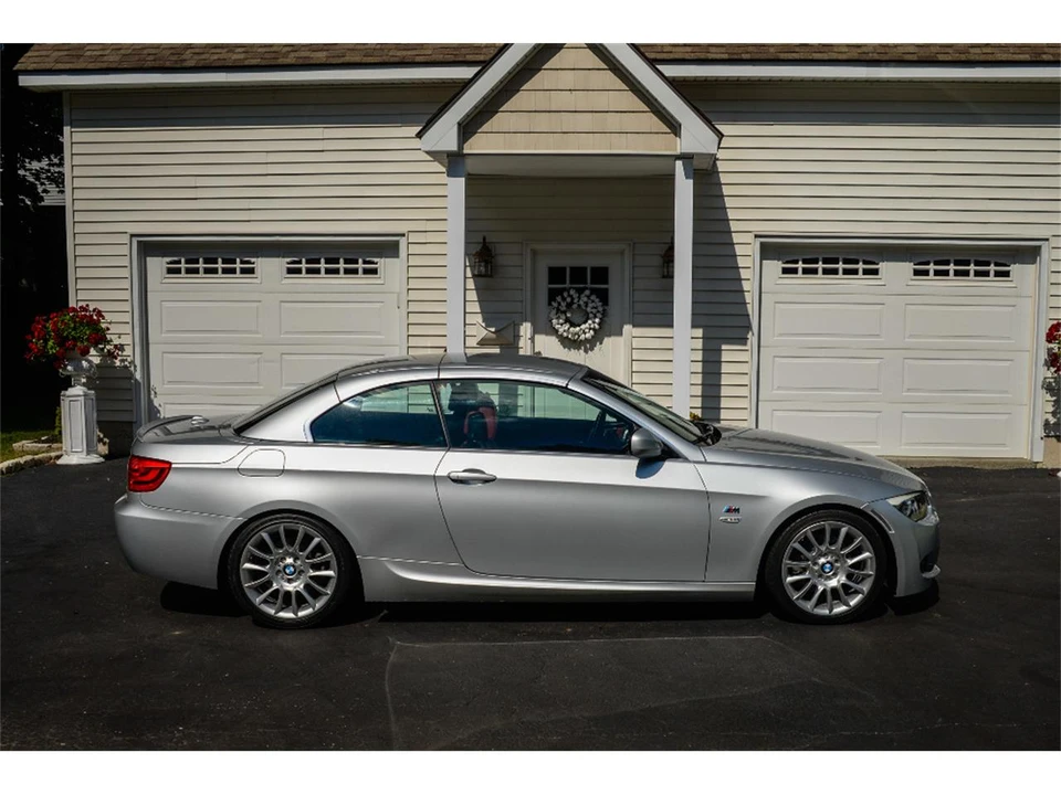 2011 BMW E90 3 Series Sedan - Image 22 of 31