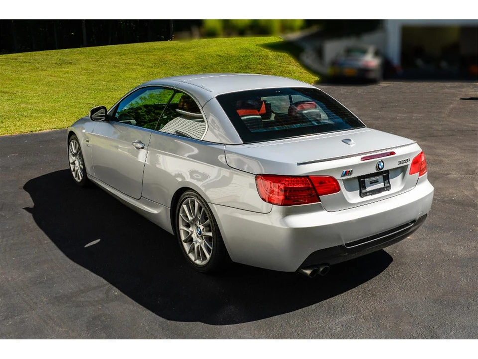 2011 BMW E90 3 Series Sedan - Image 19 of 31