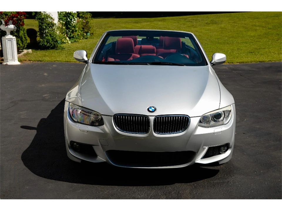 2011 BMW E90 3 Series Sedan - Image 11 of 31