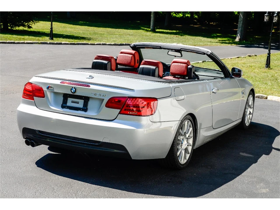 2011 BMW E90 3 Series Sedan - Image 15 of 31