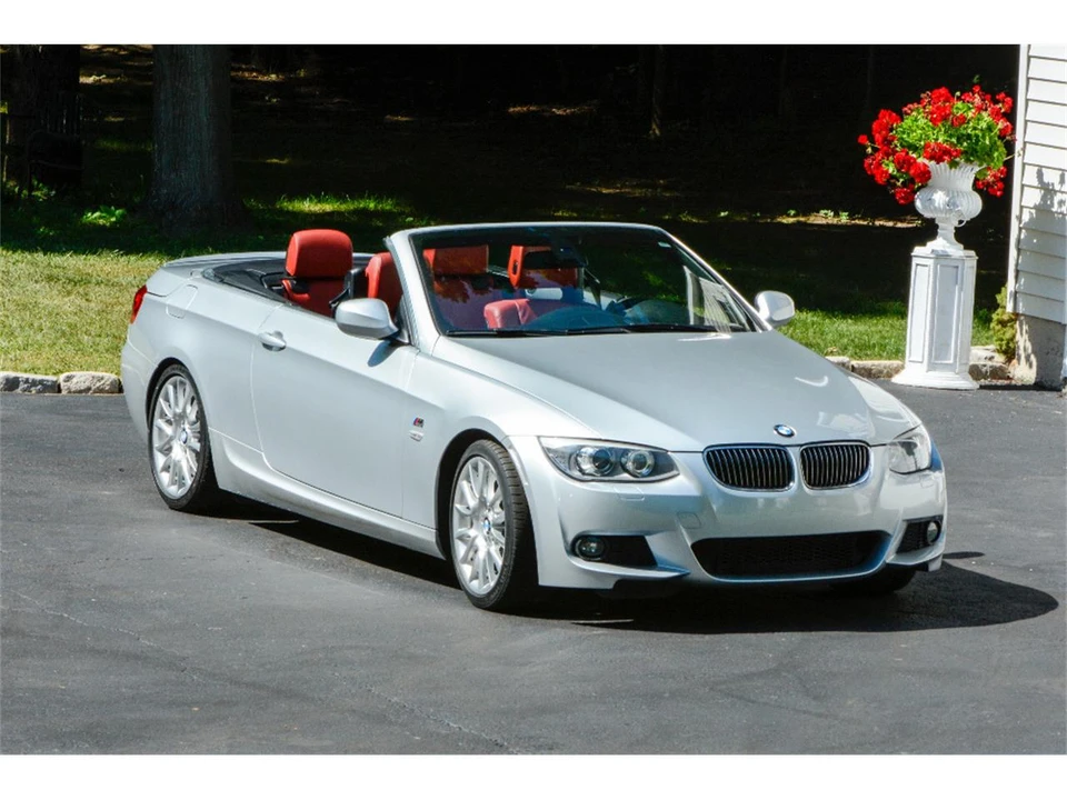 2011 BMW E90 3 Series Sedan - Image 9 of 31