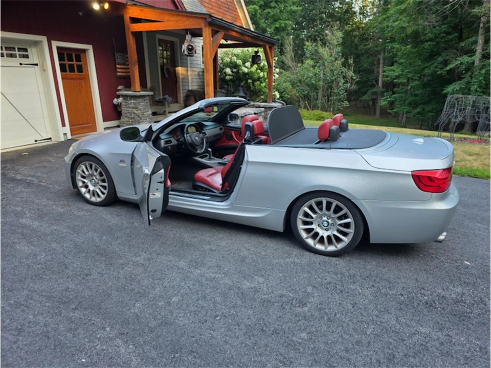 2011 BMW E90 3 Series Sedan - Image 24 of 31