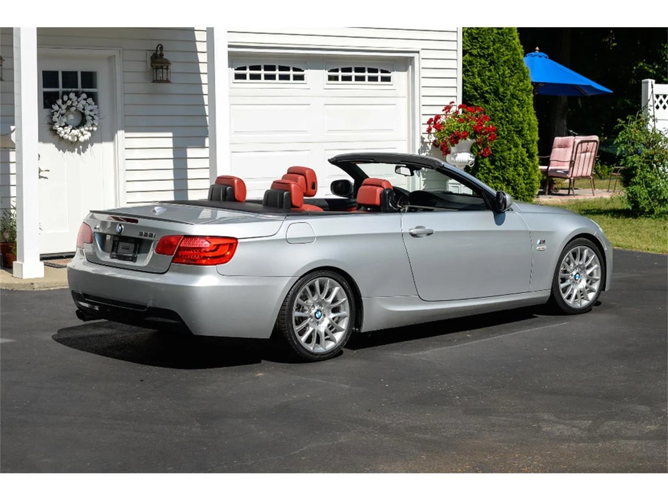 2011 BMW E90 3 Series Sedan - Image 8 of 31
