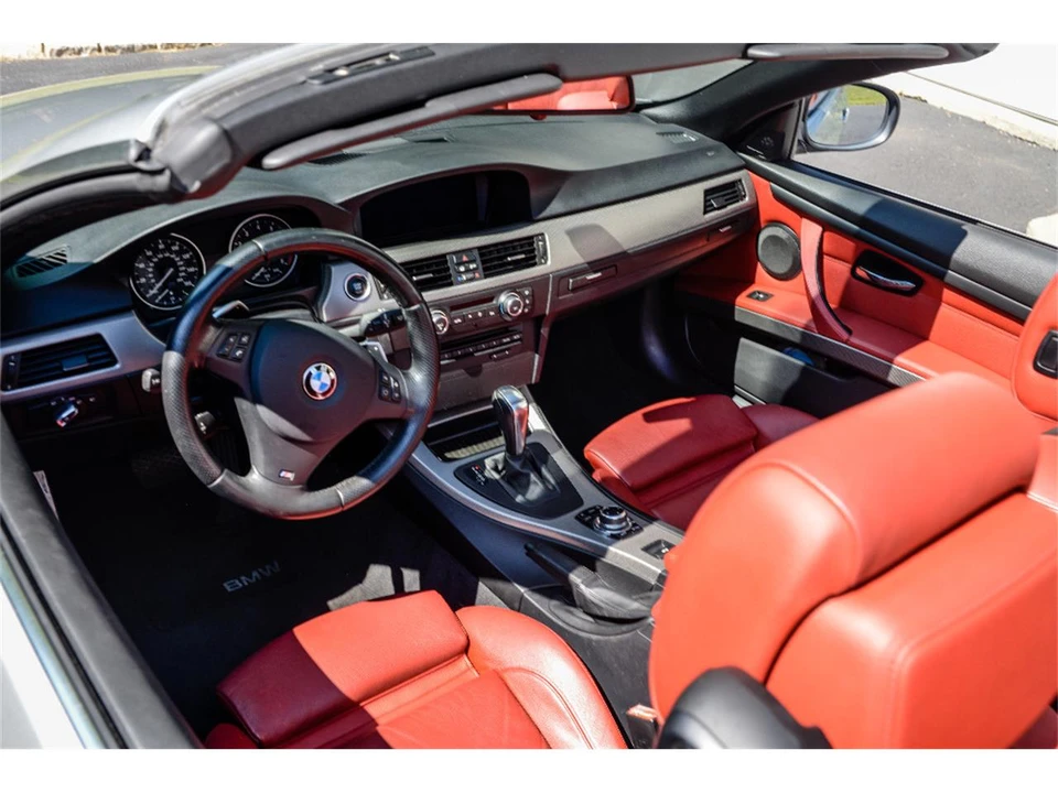 2011 BMW E90 3 Series Sedan - Image 28 of 31