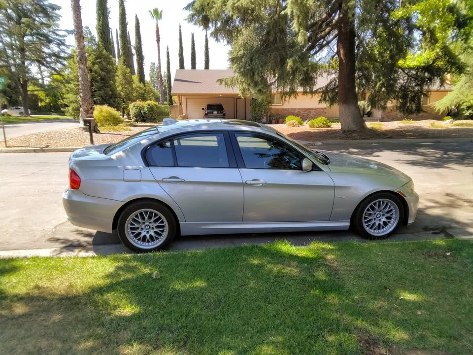 2011 BMW E90 3 Series Sedan - Image 6 of 9