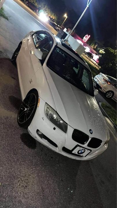 2011 BMW E90 3 Series Sedan - Image 2 of 8