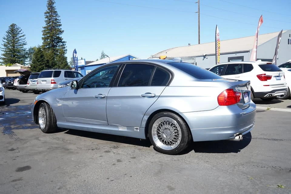 2011 BMW E90 3 Series Sedan - Image 3 of 15