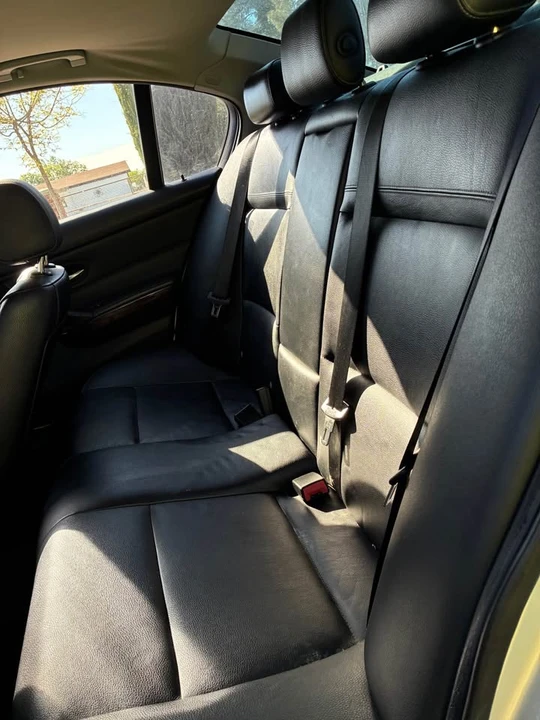 2011 BMW E90 3 Series Sedan - Image 9 of 10