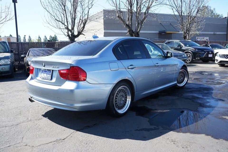 2011 BMW E90 3 Series Sedan - Image 5 of 15