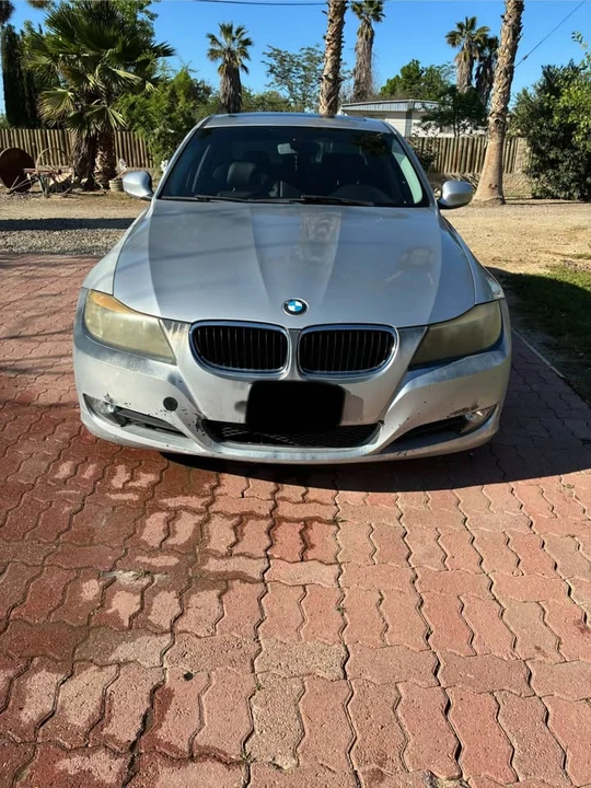 2011 BMW E90 3 Series Sedan - Image 5 of 10