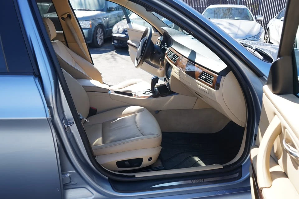 2011 BMW E90 3 Series Sedan - Image 14 of 15