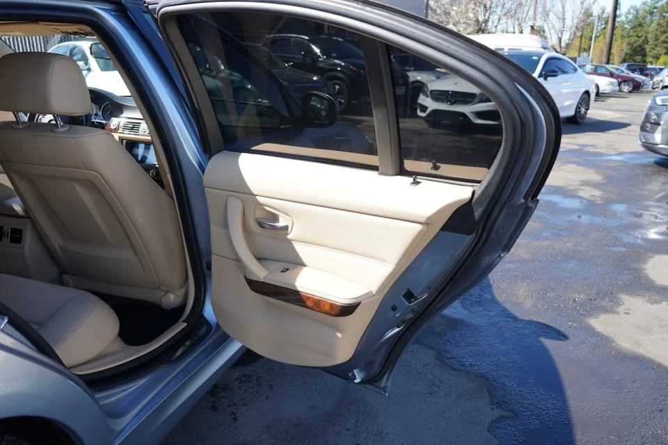 2011 BMW E90 3 Series Sedan - Image 12 of 15