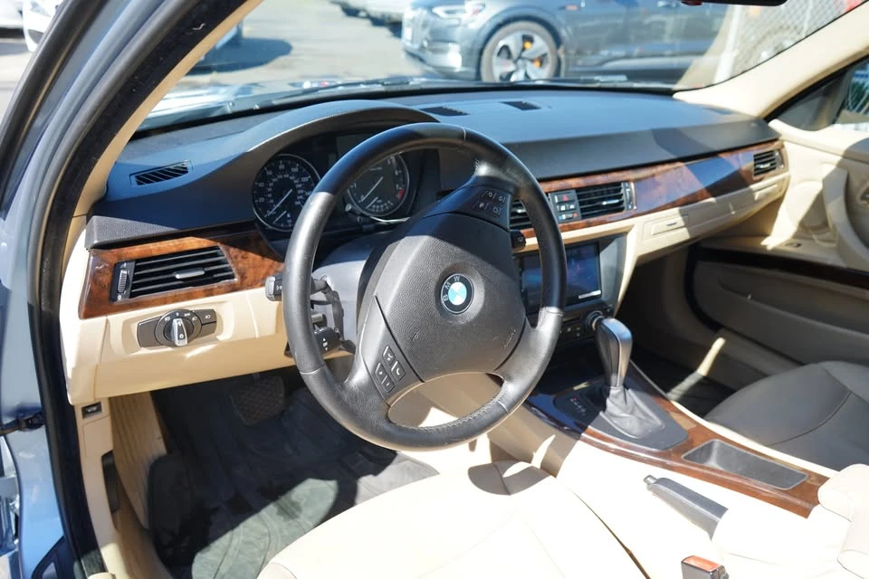 2011 BMW E90 3 Series Sedan - Image 10 of 15