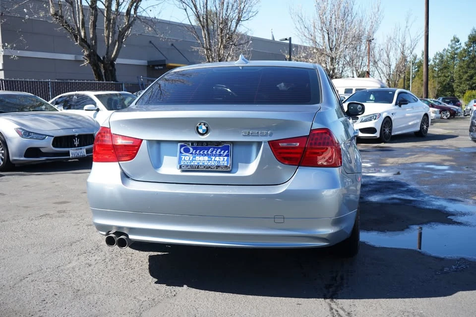 2011 BMW E90 3 Series Sedan - Image 4 of 15
