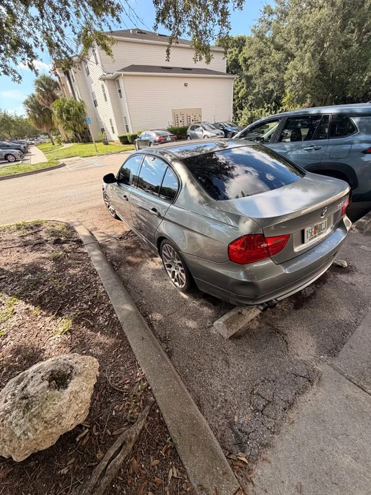 2011 BMW E90 3 Series Sedan - Image 7 of 9
