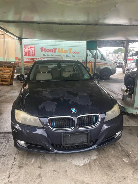 2011 BMW E90 3 Series Sedan - Image 2 of 5