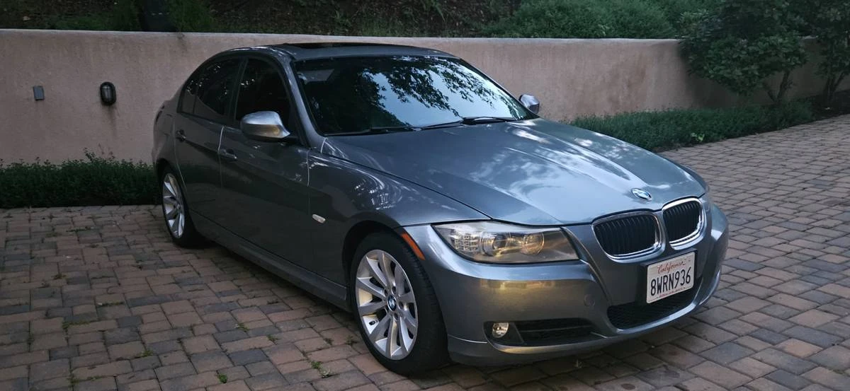 2011 BMW E90 3 Series Sedan - Image 3 of 7