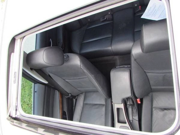 2011 BMW E90 3 Series Sedan - Image 7 of 15