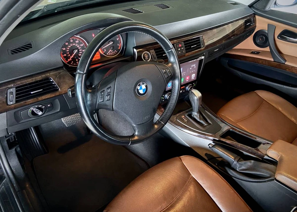 2011 BMW E90 3 Series Sedan - Image 11 of 24