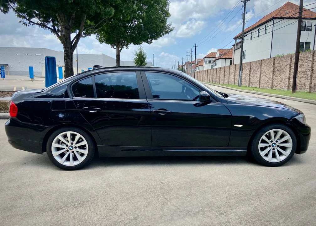 2011 BMW E90 3 Series Sedan - Image 6 of 24