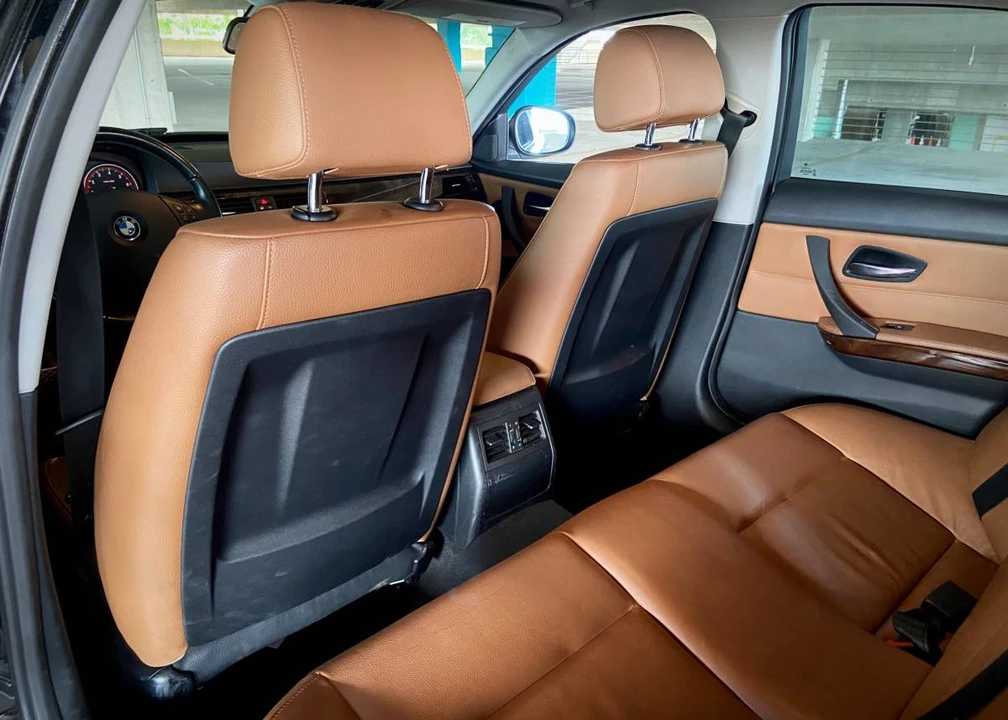 2011 BMW E90 3 Series Sedan - Image 13 of 24