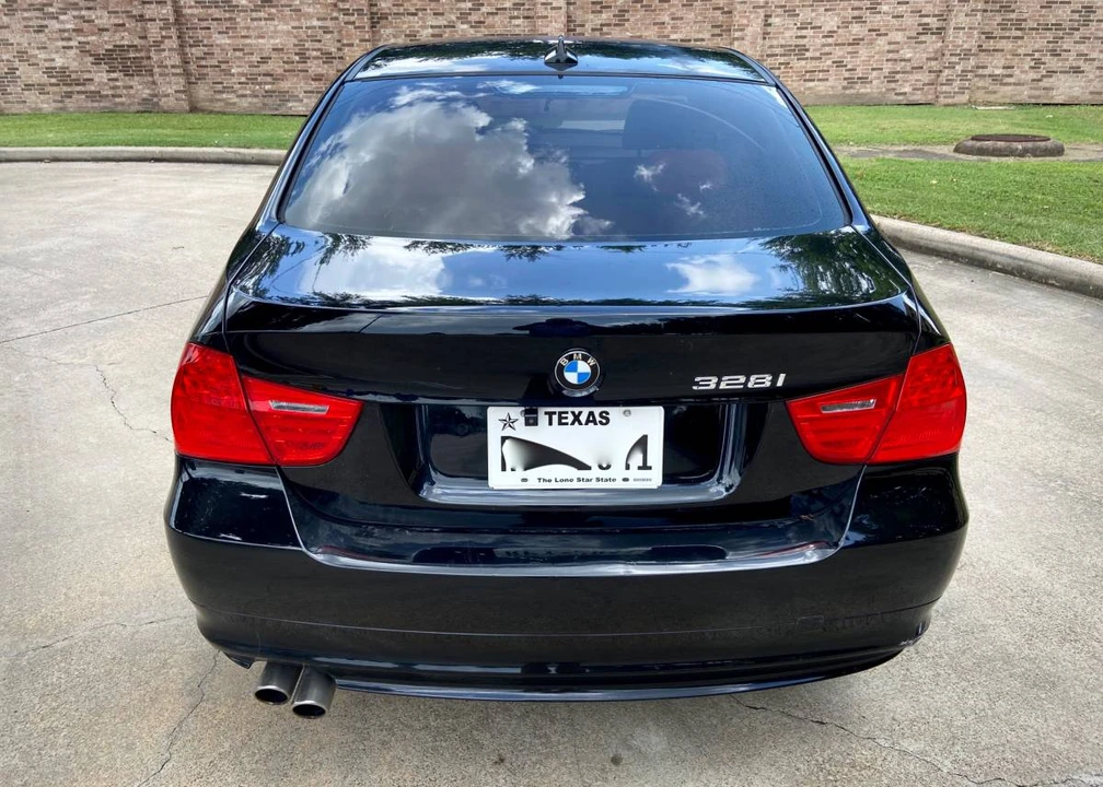 2011 BMW E90 3 Series Sedan - Image 4 of 24