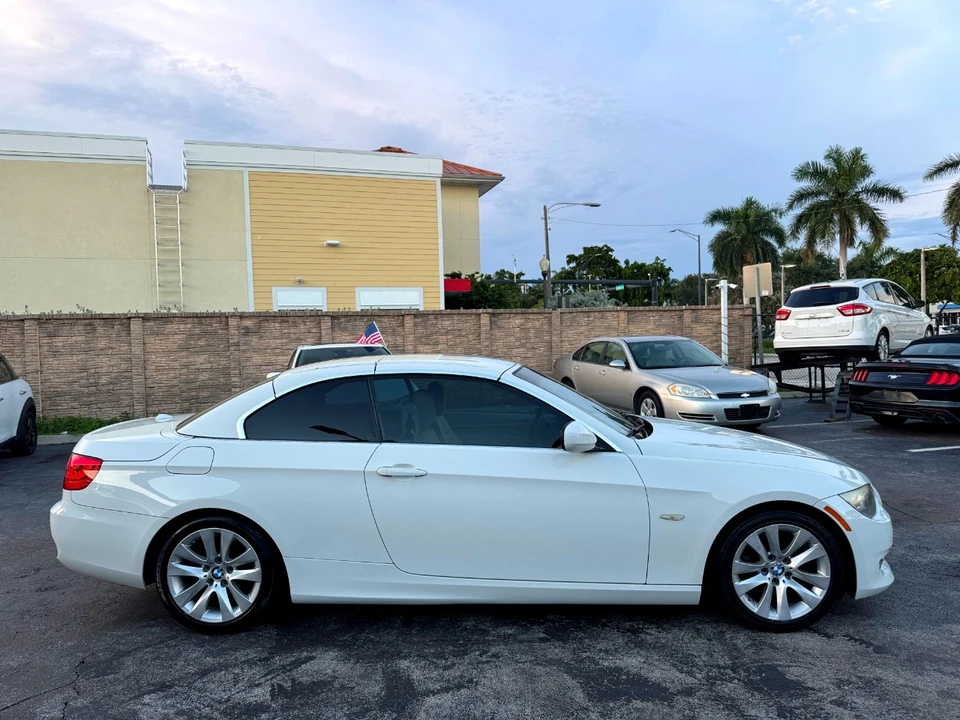 2011 BMW E93 3 Series Convertible - Image 12 of 12