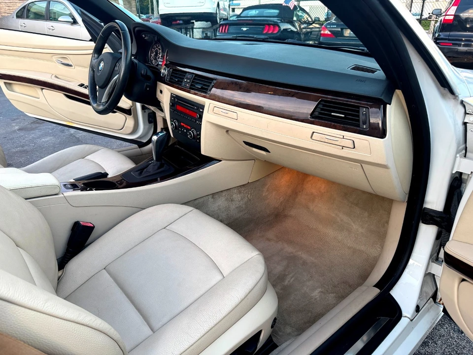 2011 BMW E93 3 Series Convertible - Image 29 of 31