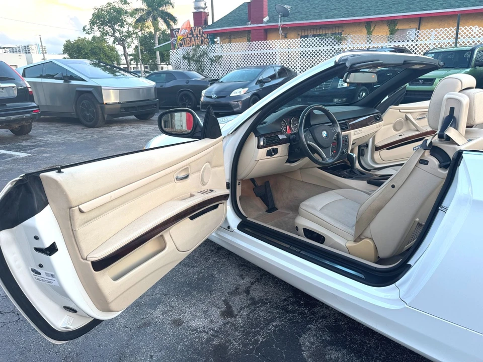 2011 BMW E93 3 Series Convertible - Image 22 of 31