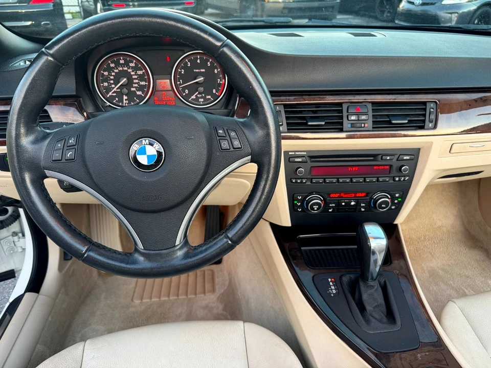 2011 BMW E93 3 Series Convertible - Image 26 of 31