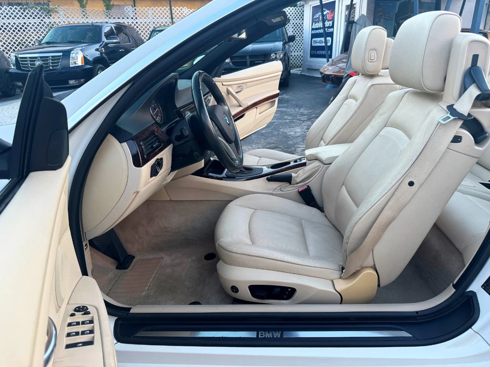 2011 BMW E93 3 Series Convertible - Image 23 of 31