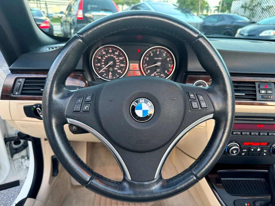 2011 BMW E93 3 Series Convertible - Image 25 of 31
