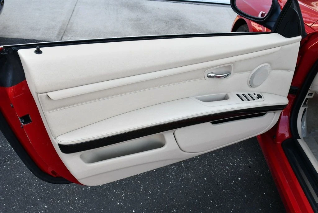 2011 BMW E93 3 Series Convertible - Image 11 of 21