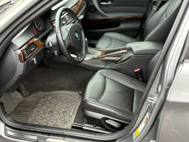 2011 BMW E90 3 Series Sedan - Image 17 of 21