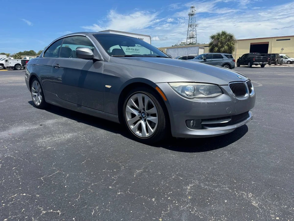2011 BMW E90 3 Series Sedan - Image 7 of 17