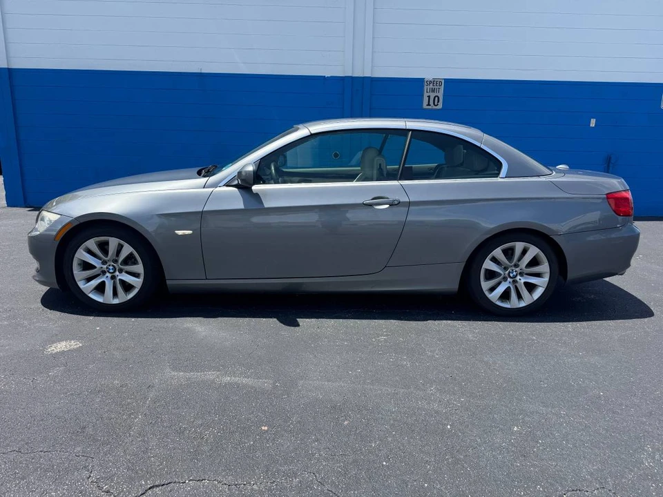 2011 BMW E90 3 Series Sedan - Image 10 of 17