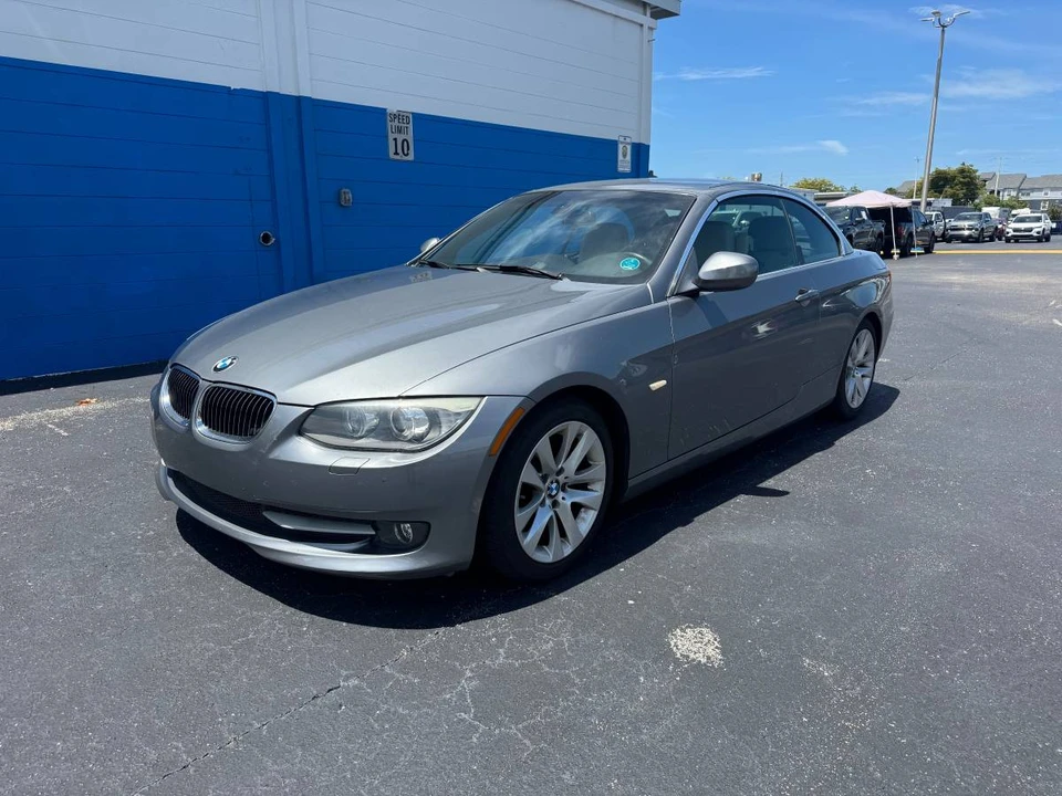 2011 BMW E90 3 Series Sedan - Image 6 of 17